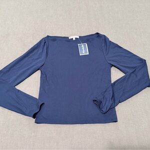 NWT women’s medium long sleeve tight fitting cropped shirt dark navy blue